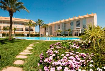 For long-term rent: apartment in Javea, Golden Garden urbanization, with 2 bedrooms and a pool.