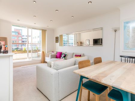 The Asgard, Custom House Harbour, IFSC, Dublin 1. - Photo 3