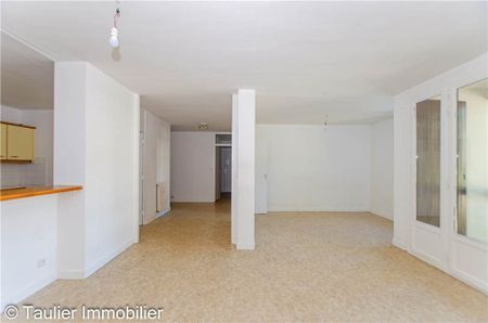 Location Appartement 4 pièces 77m² ST MARCELLIN 38160 - Photo 2