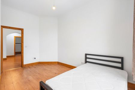 3 Bed Flat, Wellington Road, BN2 - Photo 4