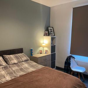 4 bedroom house of multiple occupation to rent - Photo 2