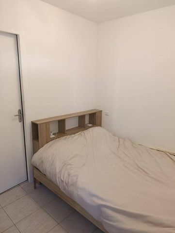 Location appartement t1 2 pièces 26 m² à Villefranche-de-Rouergue (12200) - Photo 3