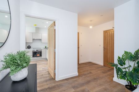 Lakeside Close, Staines Upon Thames - Photo 4