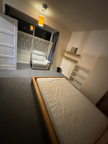 1 bedroom in a house share to rent - Photo 5