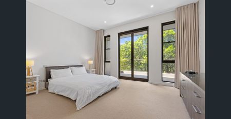 LUXURIOUS 4-LEVEL FAMILY HOME IN PRIME LOCATION - Photo 4