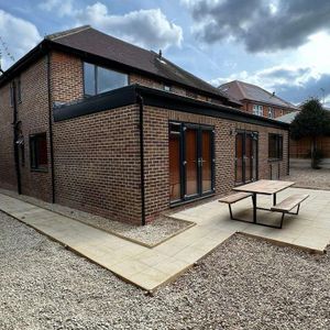 10 bedroom semi-detached house to rent - Photo 2