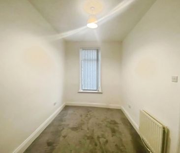 2 bedroom ground floor flat to rent - Photo 4