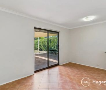 “Lovely Spacious Family Home” - Photo 3