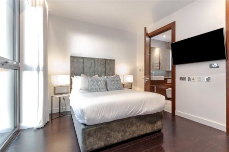 Thornes House, 4 Charles Clowes Walk, London, SW11 flat to rent - Photo 2