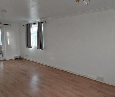 3 bedroom end of terrace house to rent - Photo 6