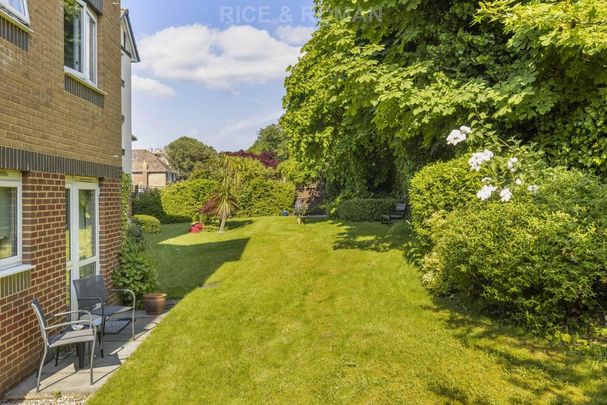 1 bedroom retirement property to rent - Photo 1