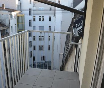 MAISONETTEWOHNUNG MIT BALKON - LANDSTRASSE NÄHE SCHILLERPARK - Photo 1