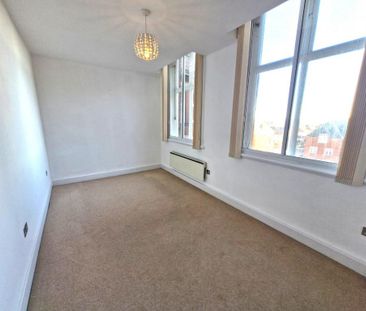 3 bedroom flat to rent - Photo 5