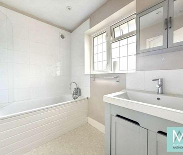 Broomfield Avenue, Worthing, BN14 - Photo 2