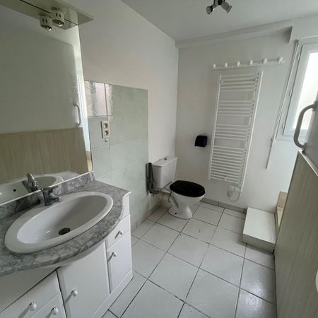 Location Maison 2 pièces 35m² ST PLANCHERS 50400 - Photo 4