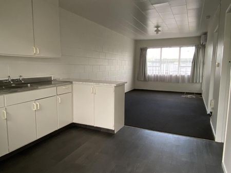 Cosy One-Bedroom Flat in the Heart of Hamilton ... - Photo 5