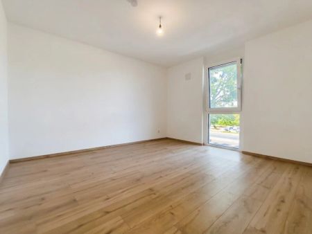 Freundlich & Geräumig - 4-Zimmer-Wohnung mit Loggia und Garage in 1220 Wien - Foto 4