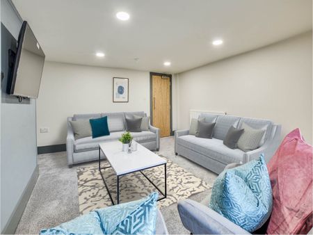 Knowle Mount (Room 5), Burley, Leeds - Photo 2