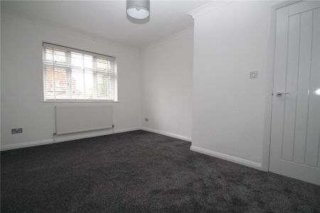 2 bedroom maisonette to rent - Photo 3