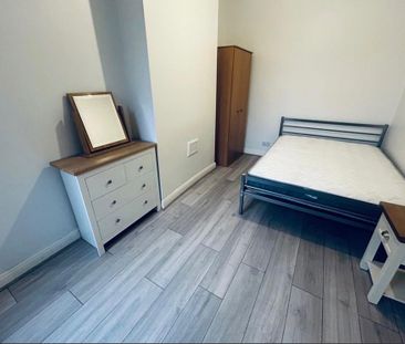 4 bedroom terraced house to rent - Photo 4