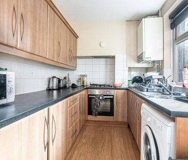 4 bedroom house to rent - Photo 2