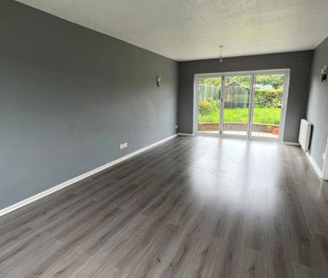 4 bedroom detached house to rent - Photo 2