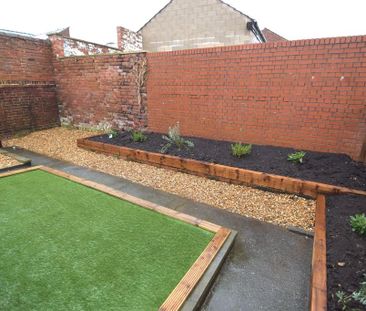 2 bedroom semi-detached bungalow to rent - Photo 3