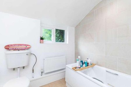 Crawley Road, Horsham, RH12 - Photo 2