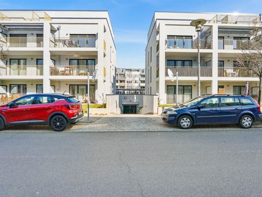 Lichtdurchflutete 3-Zimmer-Wohnung mit Loggia und Balkon - Photo 1