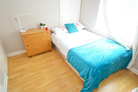 2 bedroom terraced house to rent - Photo 4