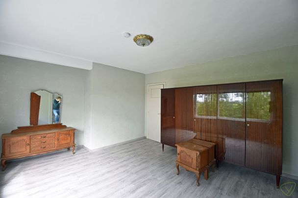 Landelijk gelegen en verrassend ruime woning gelegen te Eeklo! - Photo 1