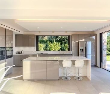 Maison à louer Valbonne, Cote d'Azur, France12 000 EUR / Mois - Photo 5