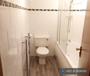 2 bedroom flat to rent - Photo 6