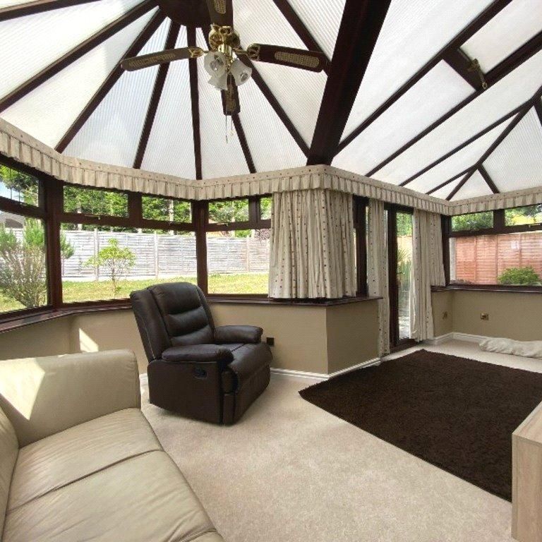 5 bedroom detached house to rent - Photo 1