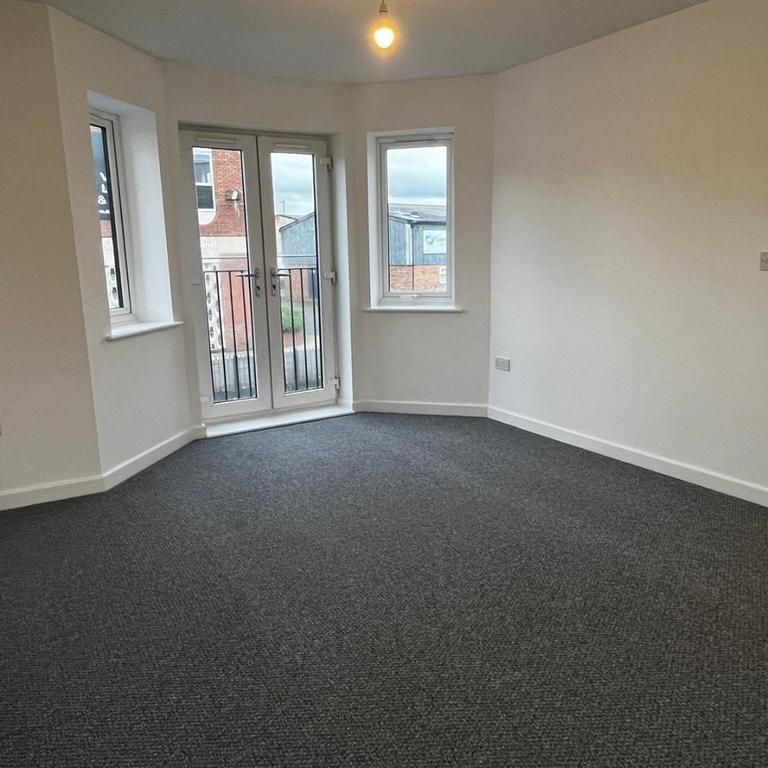 2 bedroom flat to rent - Photo 1