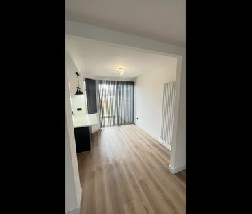 3 Bed Semi-Detached House, Aldershaw Road, B26 - Photo 2