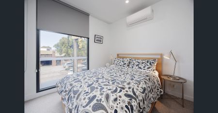 Contemporary Elegance With Alfresco Appeal, Whitegoods Included - Photo 5