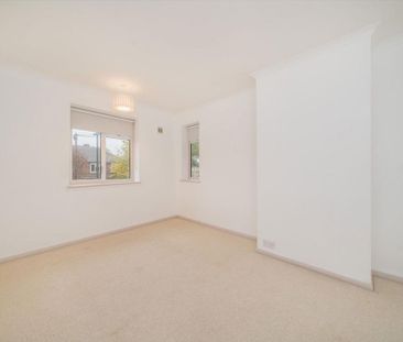 3 bedroom maisonette to rent - Photo 3