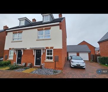 4 bedroom semi-detached house to rent - Photo 5