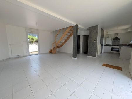 Location Maison 5 pièces 102m² VITRE 35500 - Photo 2