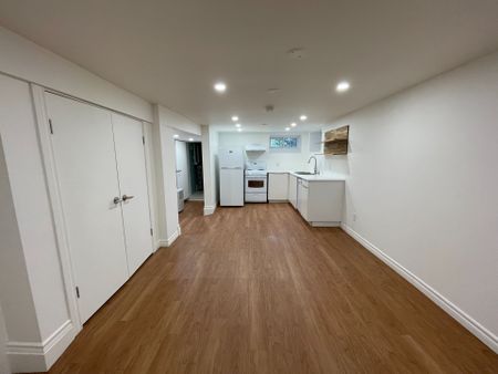 For Lease - 216 Geoffrey Street Unit# Lower, Toronto, Ontario - Photo 2