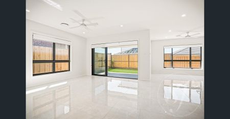 Sophisticated Brand-New Family Living - Photo 4