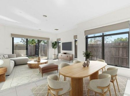 Contemporary Living with Open-Plan Living and two Master bedrooms with ensuites in a Prime Location - Photo 3