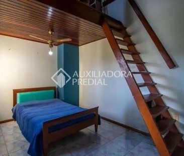 Casa com 4 quartos e 210m² para alugar em Guarujá, Porto Alegre. - Photo 1