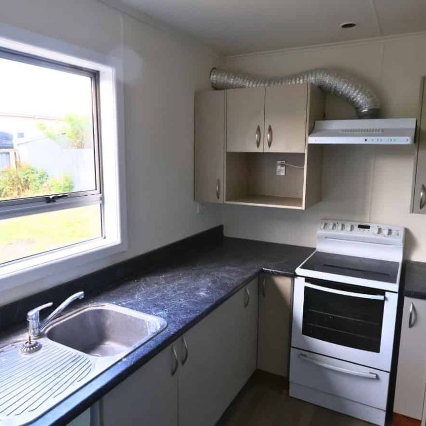 Freshly renovated beach living - Photo 1