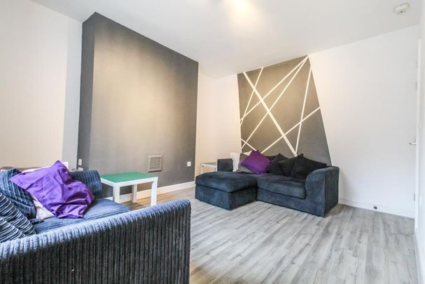 3 bedroom end of terrace house to rent - Photo 1