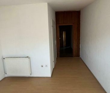 Helle 3-Zimmer-Wohnung mit Einbauküche und Badezimmer in guter Lage - Photo 1