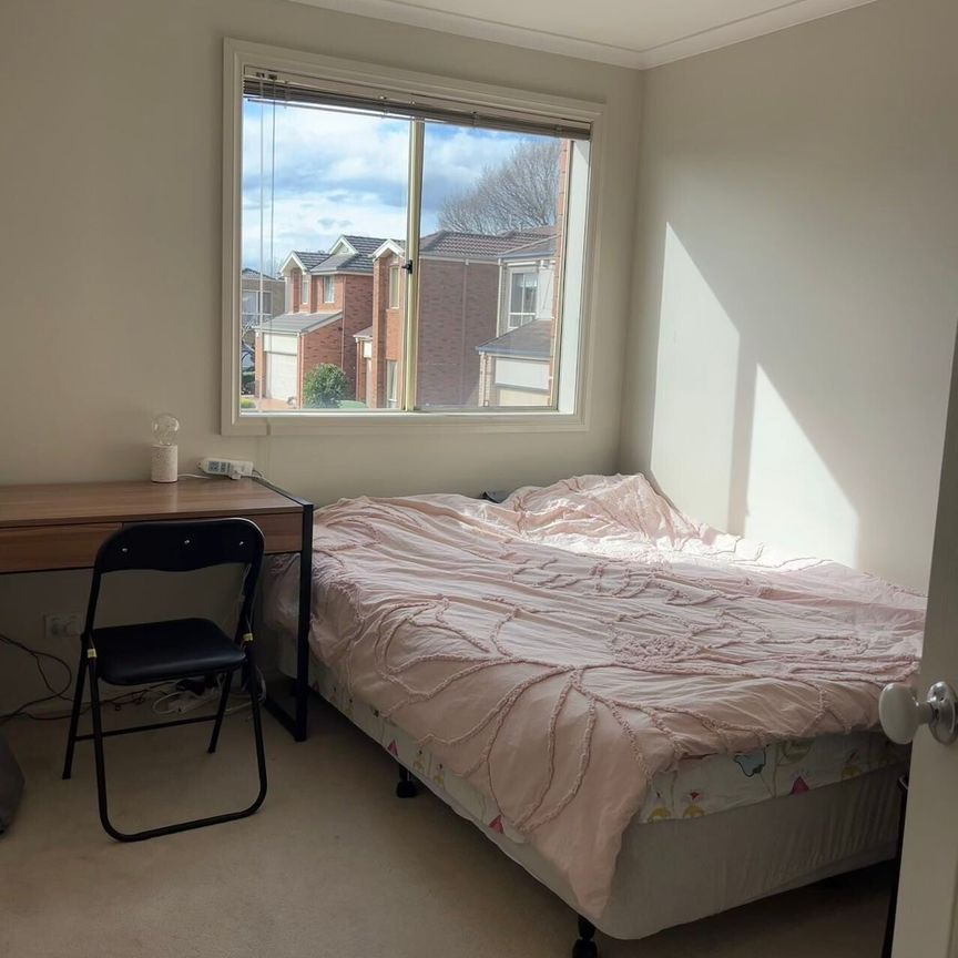 Glen Waverley - Photo 1