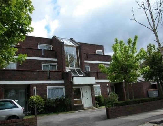 2 Bed Flat, Holders Hill Avenue, NW4 - Photo 1