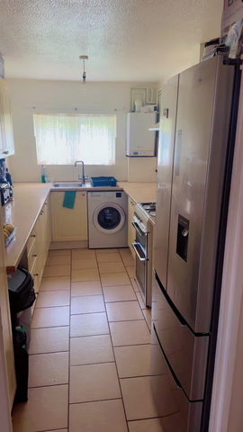 1 bedroom in a house share to rent - Photo 4